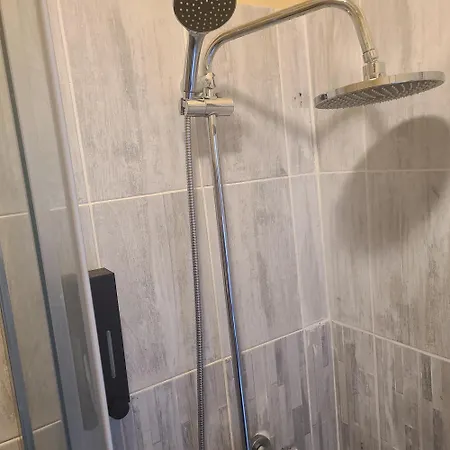 - Pres Jardin Des Explorateurs * 브레스트